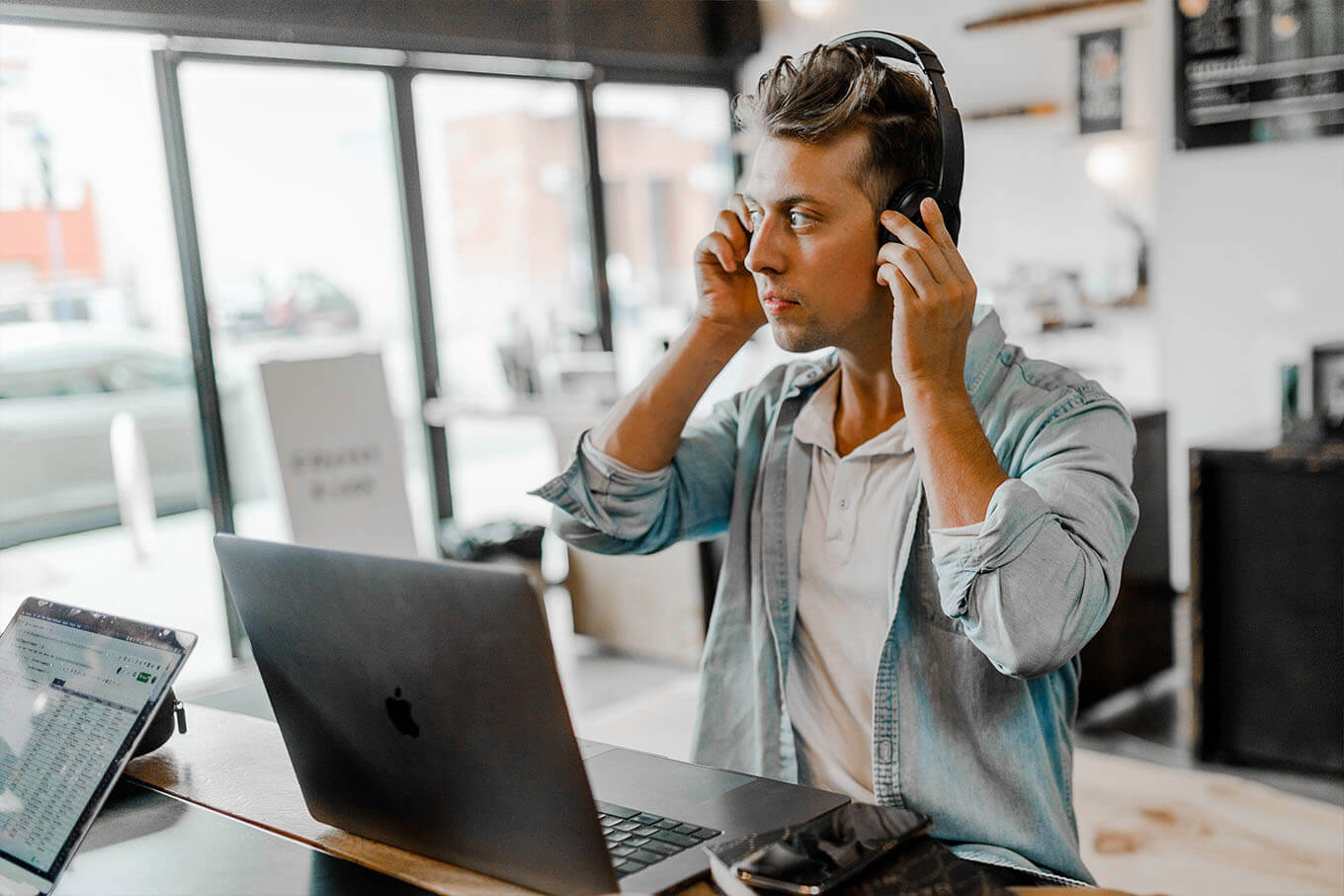 webinar-02-unsplash